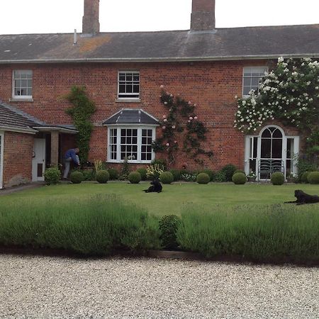 Brunton Farmhouse Collingbourne Kingston Exterior photo