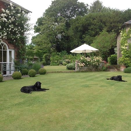 Brunton Farmhouse Collingbourne Kingston Exterior photo