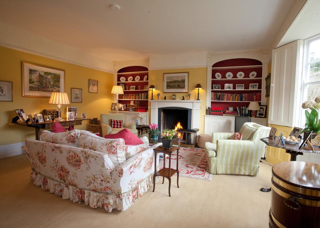 Brunton Farmhouse Collingbourne Kingston Exterior photo
