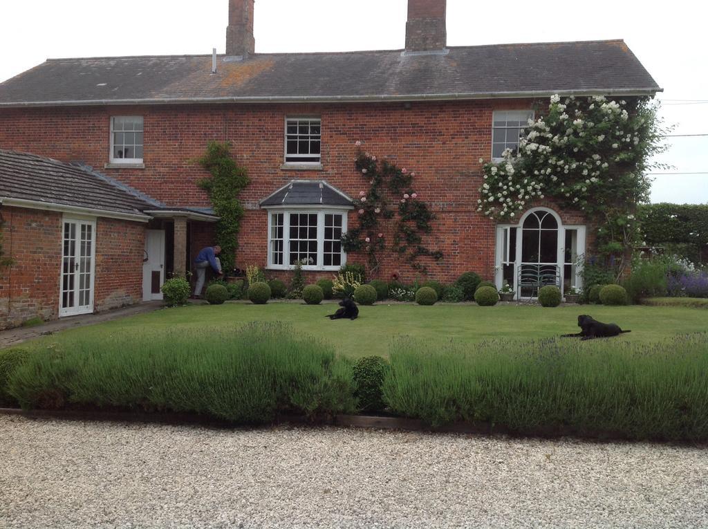 Brunton Farmhouse Collingbourne Kingston Exterior photo