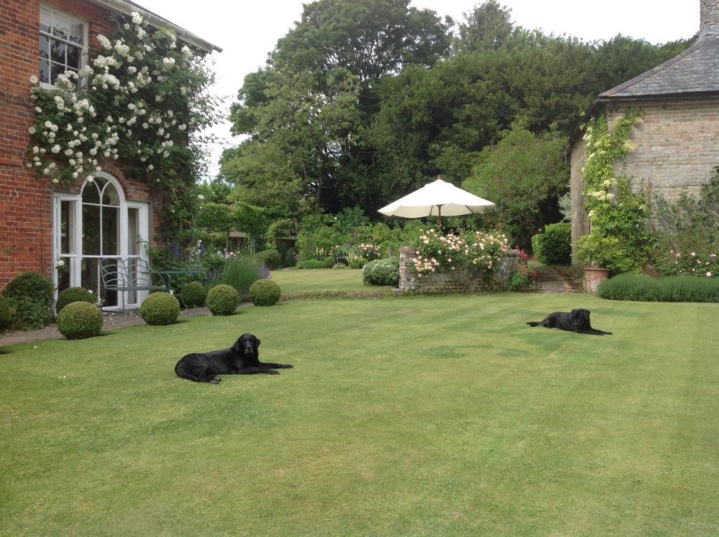 Brunton Farmhouse Collingbourne Kingston Exterior photo